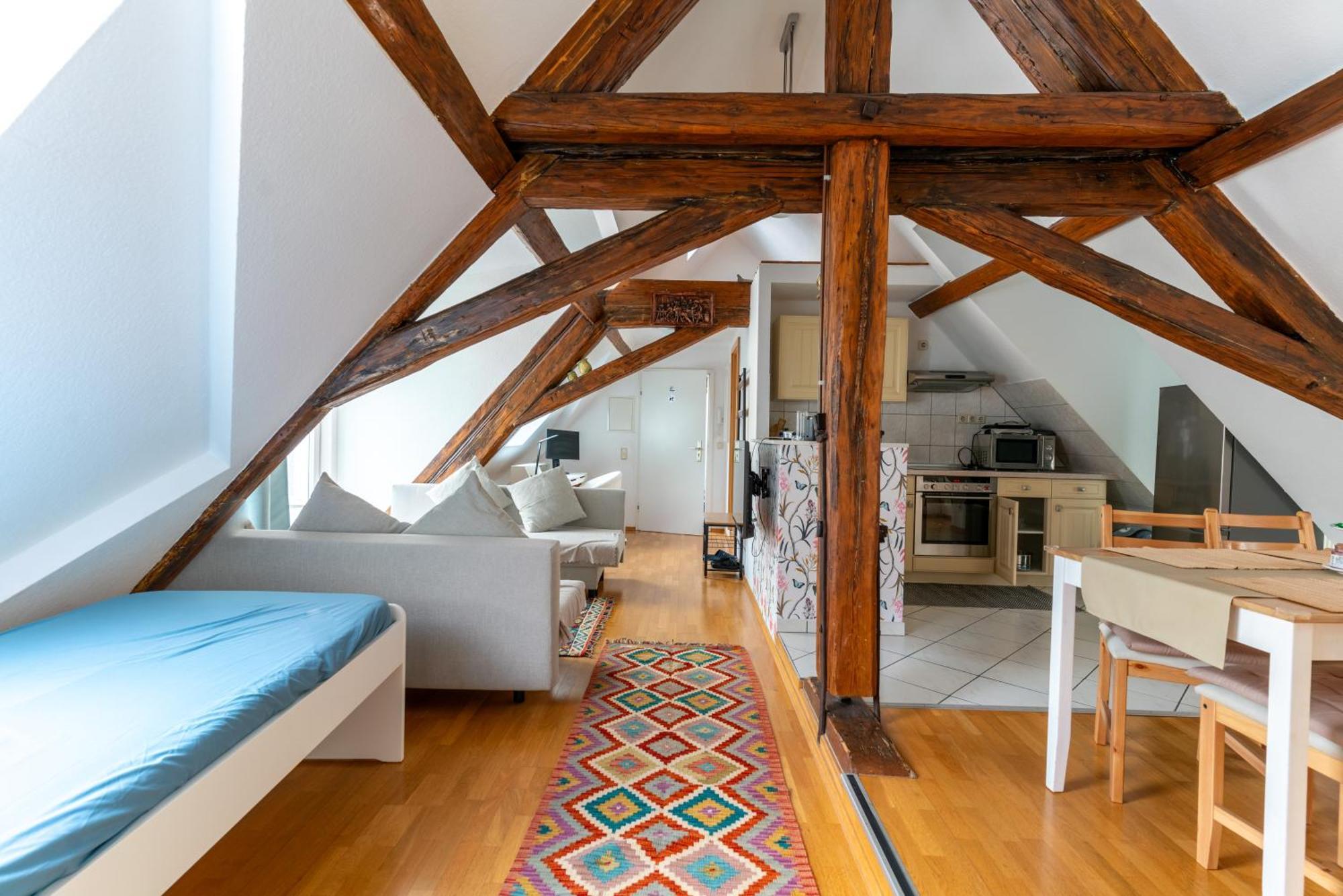 Dachwohnung Am Schlosspark Apartment *